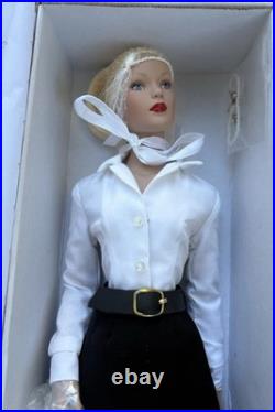 Tonner Tyler Wentworth Signature Style BW Blonde Doll TW0405 MIB NRFB 2004