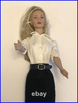 Tonner/ Tyler Wentworth Signature Style Blonde Hair Doll 99802 XTRA White Dress