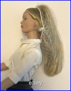 Tonner/ Tyler Wentworth Signature Style Blonde Hair Doll 99802 XTRA White Dress