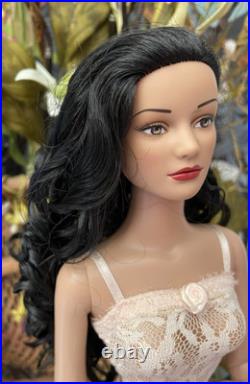 Tonner Tyler Wentworth- Stella Rose Raven upgraded to BW body LE250