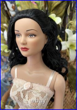Tonner Tyler Wentworth- Stella Rose Raven upgraded to BW body LE250