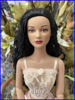 Tonner Tyler Wentworth- Stella Rose Raven upgraded to BW body LE250