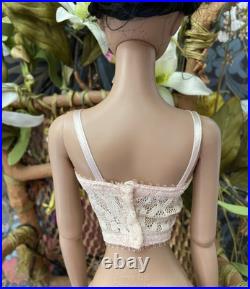 Tonner Tyler Wentworth- Stella Rose Raven upgraded to BW body LE250