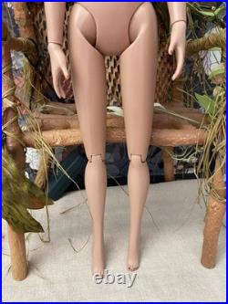 Tonner Tyler Wentworth- Stella Rose Raven upgraded to BW body LE250