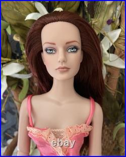 Tonner Tyler Wentworth Sydney Chase 2010 Belladonna in RTW Satin LE200