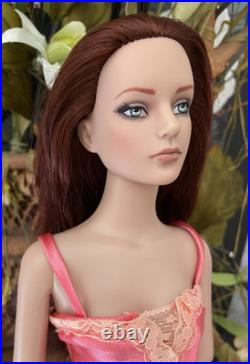 Tonner Tyler Wentworth Sydney Chase 2010 Belladonna in RTW Satin LE200