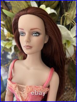 Tonner Tyler Wentworth Sydney Chase 2010 Belladonna in RTW Satin LE200