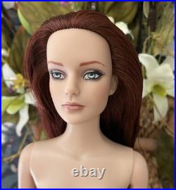 Tonner Tyler Wentworth Sydney Chase 2010 Belladonna in RTW Satin LE200