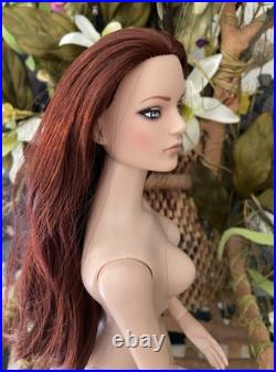 Tonner Tyler Wentworth Sydney Chase 2010 Belladonna in RTW Satin LE200 Tonner Tyler Wentworth Sydney Chase 2010 Belladonna in RTW Satin LE200