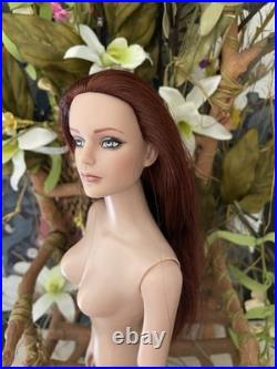 Tonner Tyler Wentworth Sydney Chase 2010 Belladonna in RTW Satin LE200