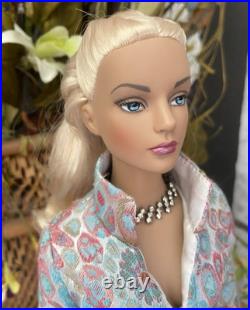 Tonner Tyler Wentworth- Sydney Chase Ice Blue 16 dressed doll
