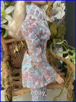 Tonner Tyler Wentworth- Sydney Chase Ice Blue 16 dressed doll