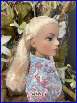 Tonner Tyler Wentworth- Sydney Chase Ice Blue 16 dressed doll