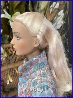 Tonner Tyler Wentworth- Sydney Chase Ice Blue 16 dressed doll