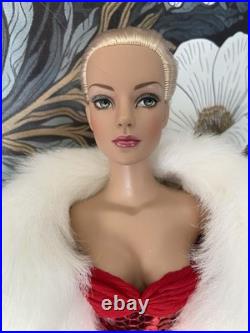 Tonner Tyler Wentworth- Sydney Chase Mistletoe & Magic in MA Alex Wore Red