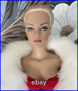 Tonner Tyler Wentworth- Sydney Chase Mistletoe & Magic in MA Alex Wore Red