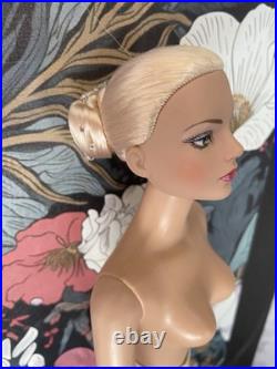 Tonner Tyler Wentworth- Sydney Chase Mistletoe & Magic in MA Alex Wore Red