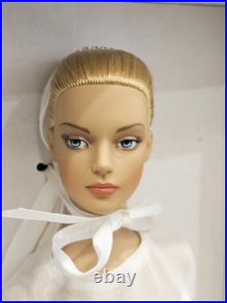 Tonner Tyler Wentworth Sydney Chase Show Stopping Doll TW2406 NRFB LE 1500