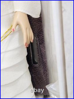 Tonner Tyler Wentworth Sydney Chase Show Stopping Doll TW2406 NRFB LE 1500