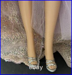 Tonner Tyler Wentworth Sydney Chase The Eyes Have It 16 doll LE200