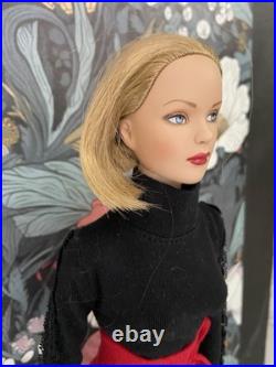 Tonner Tyler Wentworth Trends body redressed bending wrist body