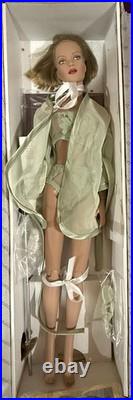 Tonner Tyler Wentworth Tyler Trends 16 Doll