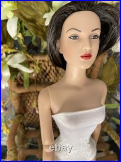 Tonner Tyler Wentworth Ultra Basic Ava New without Box