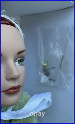 Tonner Tyler Wentworth WINTERGREEN Sydney 16 Fashion Doll NRFB TW2410 LE