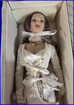 Tonner Tyler Wentworth Winter Romance 16 Fashion Doll In Box -le 300