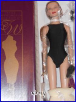 Tonner, Tyler Wentworth doll, Basic Black Charlotte T7-TWBD-07 NRFB Tonner, Tyler Wentworth doll, Basic Black Charlotte T7-TWBD-07 NRFB