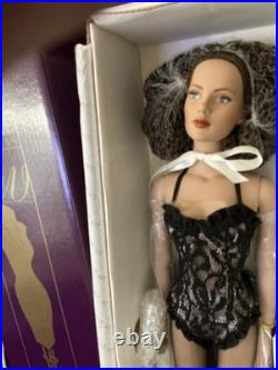 Tonner Tyler wentworth RTW Suzette black Hair- 16 Doll, Complete NIB