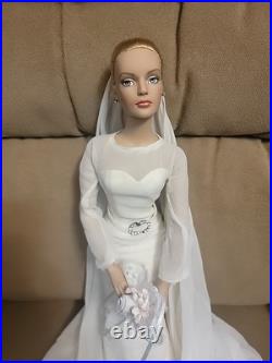 Tonner Tyler wentworth RTW Suzette blonde 16 Doll Fully Dressed