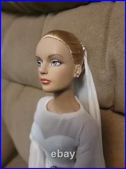 Tonner Tyler wentworth RTW Suzette blonde 16 Doll Fully Dressed