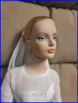 Tonner Tyler wentworth RTW Suzette blonde 16 Doll Fully Dressed Tonner Tyler wentworth RTW Suzette blonde 16 Doll Fully Dressed