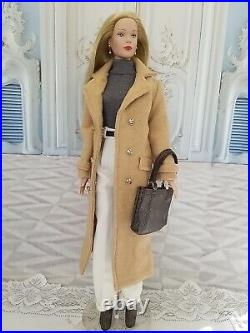 Tonner TylerCASUAL LUXERY'00Tiny Hole in CoatNo Cell No Box16 DollGorgeous