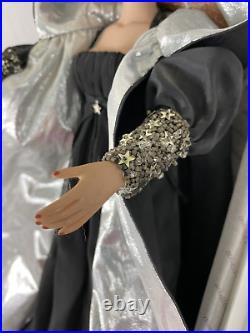 Tonner Wentworth Sydney Chase 16 Fashion Doll DARK EMBRACE