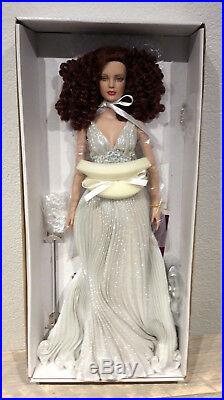 Tonner Winter Flame Sydney Chase doll NRFB Tyler Wentworth LE 300 Convention