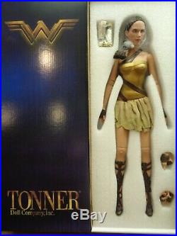 Tonner -gal Wonder Woman Training Armor-no Sword/shield /stand-nrfb