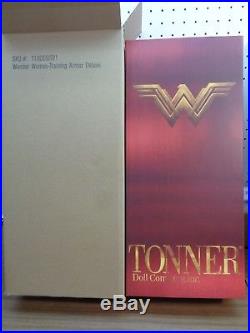 Tonner -wonder Woman Training Armor-deluxe-sold Out(has Sword, Shield, Stand)