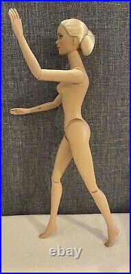 Tyler Wentworth By Robert Tonner/ (NUDE) Doll 16 Inch Doll