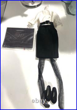 Tyler Wentworth Collection Tyler Signature red hair with original outfit