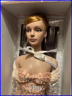 Tyler Wentworth Robert Tonner 16 Doll Savior-Faire 2002 Sydney Chase TW9211