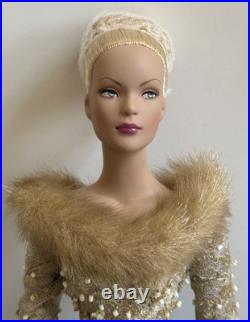 VTG 2004 Robert Tonner Tyler Wentworth Anniversary Gala TW1401 with Stand BEAUTY