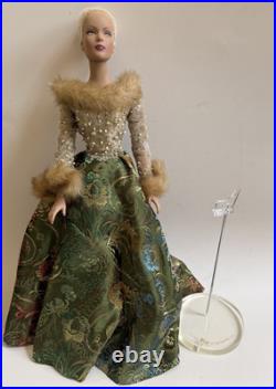 VTG 2004 Robert Tonner Tyler Wentworth Anniversary Gala TW1401 with Stand BEAUTY