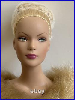 VTG 2004 Robert Tonner Tyler Wentworth Anniversary Gala TW1401 with Stand BEAUTY