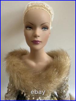 VTG 2004 Robert Tonner Tyler Wentworth Anniversary Gala TW1401 with Stand BEAUTY