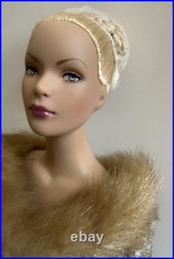 VTG 2004 Robert Tonner Tyler Wentworth Anniversary Gala TW1401 with Stand BEAUTY