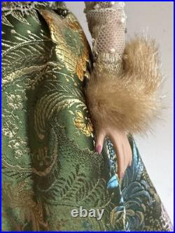 VTG 2004 Robert Tonner Tyler Wentworth Anniversary Gala TW1401 with Stand BEAUTY