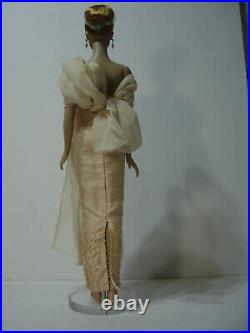 Very Rare Tyler Wentworth Sydney Chase Savoir-Faire Doll Tonner TW9211 SIGNED